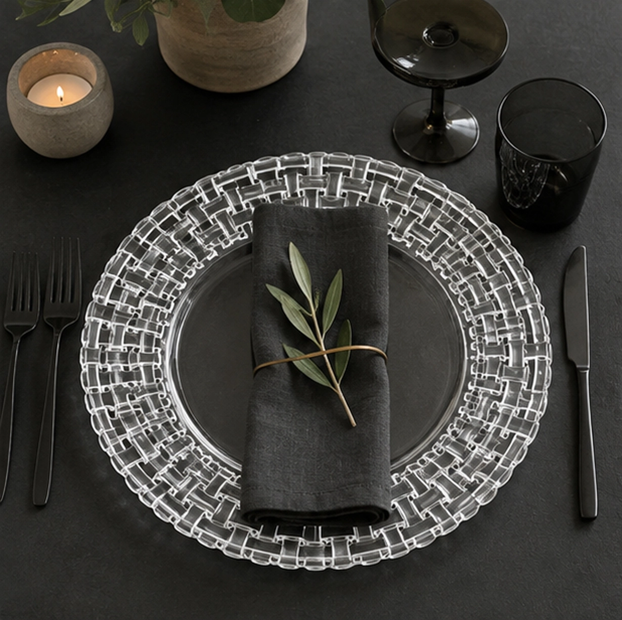 vetri charger plate in black signature tablescape