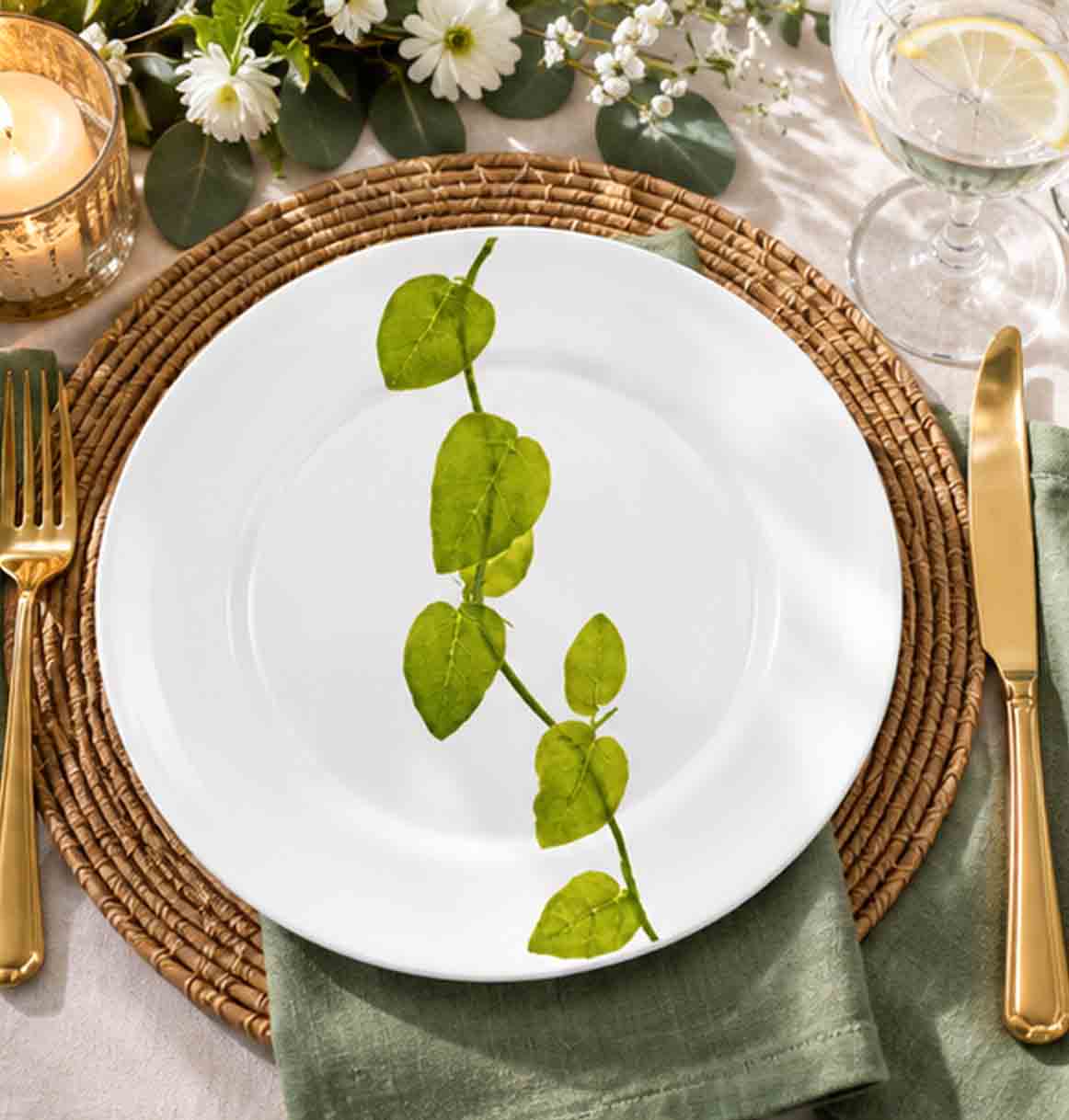 Ivy Leaf Verde china plate in fine dining setting