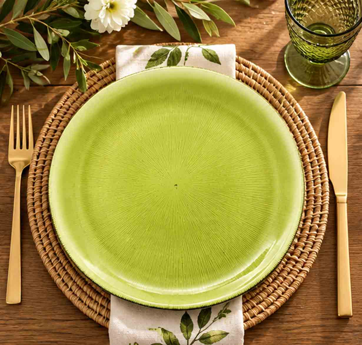 ribbed verde 10 inch china plate in tropical botanical table setting
